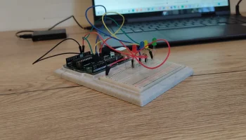 Arduino Uno и 30-рядное крепление для макета............ 3