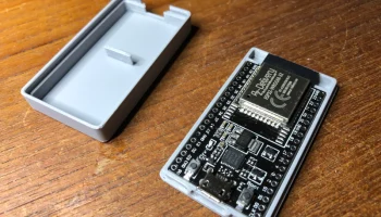 КОРОБКА ESP32 с защелкой
