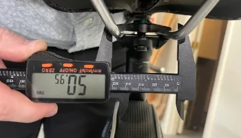 Крепление Garmin Varia для седельной сумки... 8