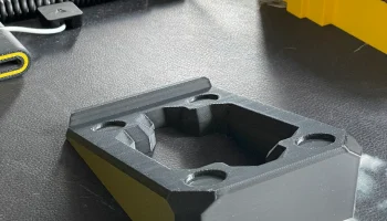 Стойки для колонок Edifier M60 - конструкция под углом 16... 3
