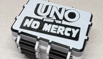 Коробка для колоды UNO Show 'Em No Mercy