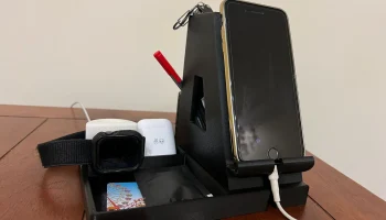 Поднос EDC со встроенной подставкой для телефона...... 1