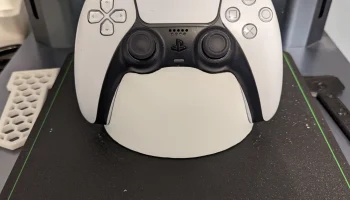 Минималистичная подставка для контроллера PlayStation PS5...