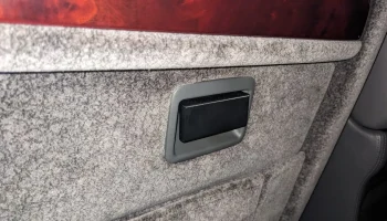 Toyota Century GZG50 - Замок пассажирского сиденья..........