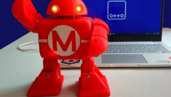 Танцующий робот Макей из Maker Faire 2