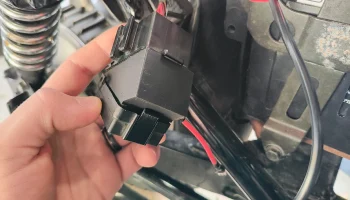 Проставка блока предохранителей Honda Nighthawk 1995 года... 1
