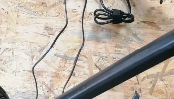 Bosch drž&aacute;k nab&iacute;ječky - держатель для зарядки для электро... 1