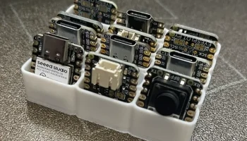 лоток для досок студии xiao/adafruit QT PY........