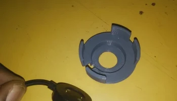 Подставка для смарт-часов из стали с часами........ 4