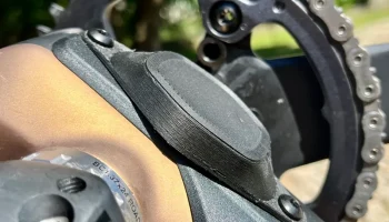 Карбоновая защитная пластина GT Grade Крепление AirTag......
