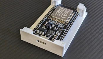 AZDelivery ESP-32 крепление с помощью клипс........