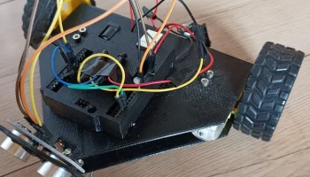 Роботер с Ultraschallsensor Роботер с Ultraschallsensor