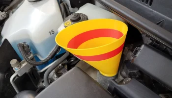 Масляная воронка Toyota Prius Gen. 2