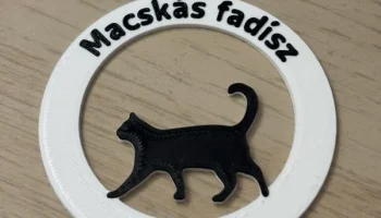 Macsk&aacute;s fad&iacute;sz - Деревянное украшение на кошачью тематику..