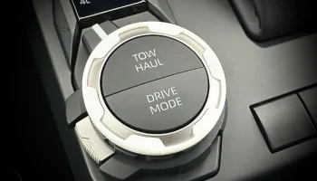Накладка на ручки управления климатом и приводом Toyota T... 1