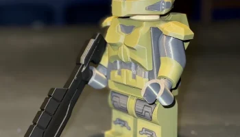 Мегафигурка Halo Master Chief Brick (масштаб 5:1) 1