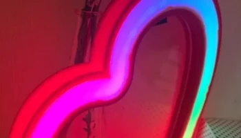 RGB неоновый знак сердца (настольная лампа).........