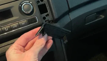 SKODA Fabia 2 magsafe держатель для iPhone 3