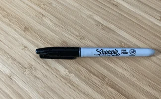 Screwie - удобная отвертка из старого маркера Sharpie. 2
