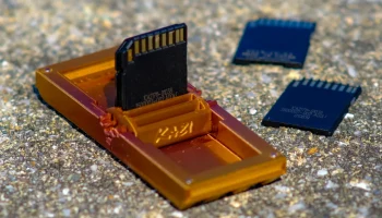 Чехол для SD-карт Geared с защелкивающимся шарниром и маг... 6