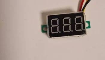 Цифровой вольтметр 1