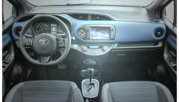 Toyota Yaris / гибрид 2015 - 2019 маска климатической пан...