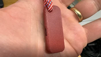 Свисток выживания из нескольких материалов с шестигранным... 2