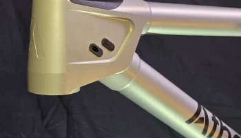 Заглушка отверстия для кабеля серии Atherton S... Заглушка отверстия для кабеля серии Atherton S...