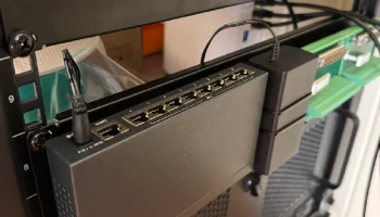 Адаптер TP-Link TL-SD1009P на DIN-рейку