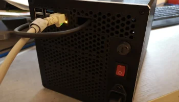 Raspberry Pi 4 NAS с двумя отсеками 3,5 дюйма 1