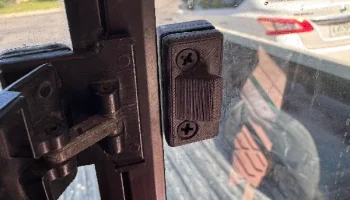 Toyota Tacoma / T100 Защелка заднего сдвижного окна.........