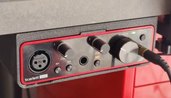 Универсальное крепление Focusrite Scarlett Solo (3-го пок...