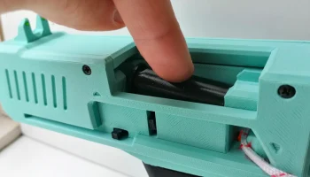 SKLEP mk1_Shell, выбрасывающий струнный бластер Nerf... 3
