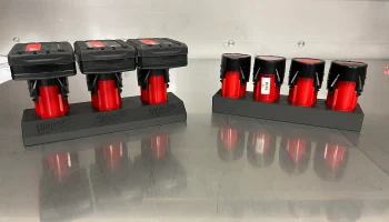 Держатель аккумулятора Milwaukee M12