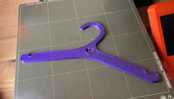 Вешалка для кукольной одежды / Kleiderb&uuml;gel f&uuml;r Puppenkleide 2