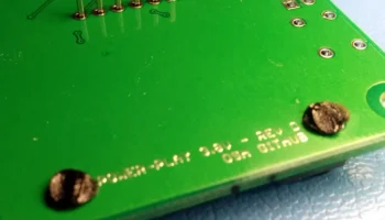 Монтажные выступы для 1,3-дюймового OLED-дисплея............ 2