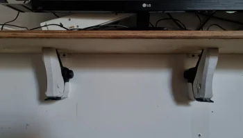 Полочный кронштейн PS5 Dual Sense Низкополигональная....... 3