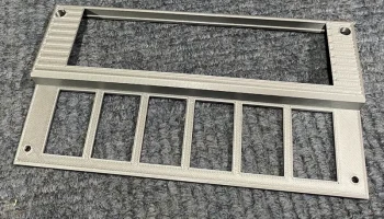 Лицевая панель Kenwood KMM-BT332U на Toyota MR2 Spyder 20... 5