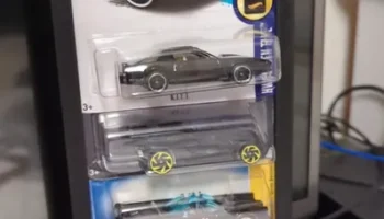 Стенд BIG Hot Wheels для 4+ автомобилей