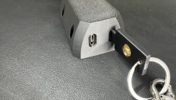 USB-C для крепления под столом