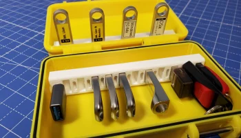 Прочный и штабелируемый ящик для хранения флешек USB A и USB 1