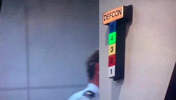 Мини рабочий знак DEFCON 1