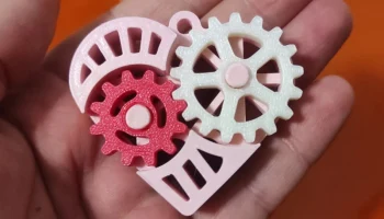 Игрушечный брелок в форме сердца Gears.........