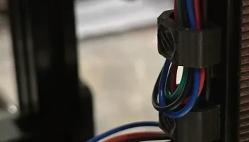 Зажим для кабеля из алюминиевого профиля VORON 2020...... 1