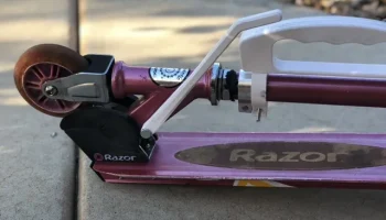 Самокат Razor с удлиненной складной язычком........ 1