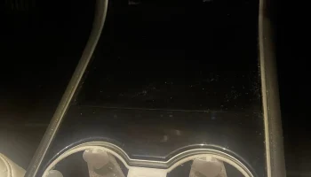 Tesla Model 3 / Вставка подстаканника Y 1