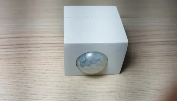 чехол для wemos d1 с силовым щитком и пир-сенсором..........