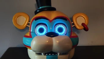 Носимая маска Glamrock Freddy с шарнирной челюстью...... Носимая маска Glamrock Freddy с шарнирной челюстью......