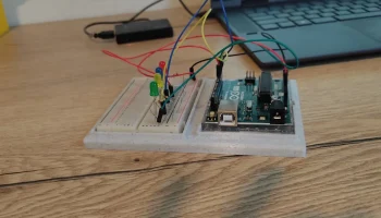 Arduino Uno и 30-рядное крепление для макета............ 2