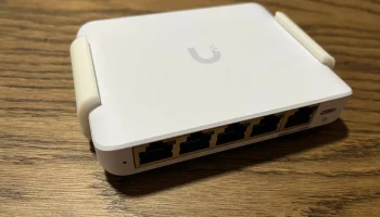 Ubiquiti Unifi USW-Flex-Mini 2.5G 5 Настенное крепление 3
